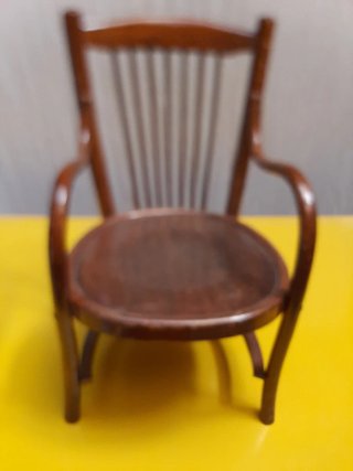 Sillón antiguo de madera
