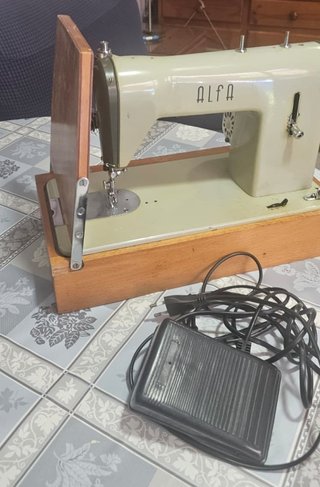 Máquina de coser Alfa Vintage