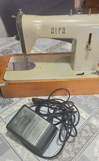 Máquina de coser Alfa Vintage