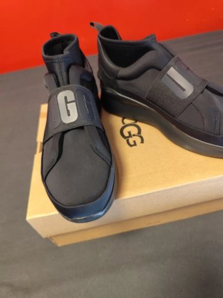 Botín Sneaker UGG Negro