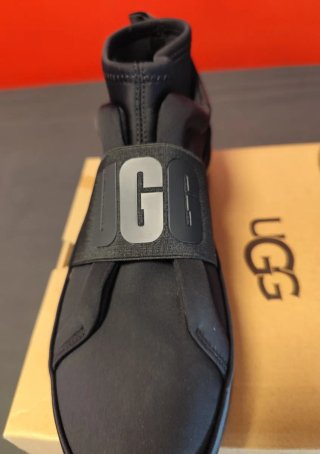 Botín Sneaker UGG Negro