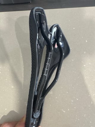 Sillín bicicleta 3D negro de carbono
