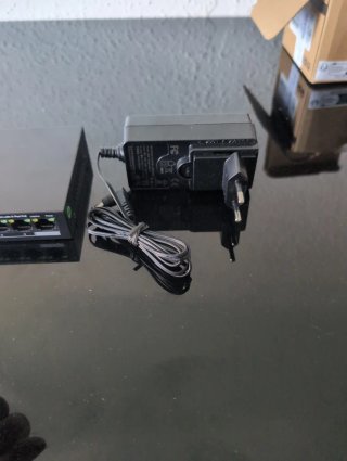 Switch Tenda TEG1105P-4-63W Gigabit PoE 5 Puertos