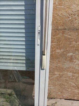 Puerta corredera grande de aluminio