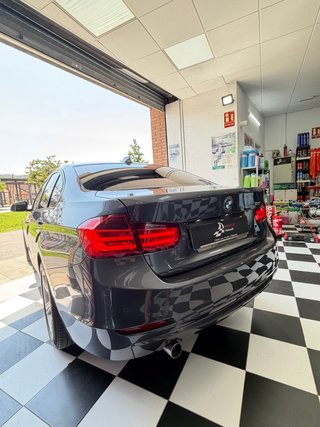 BMW F30 318d 143cv AUT. SOLO 80.000KM!!