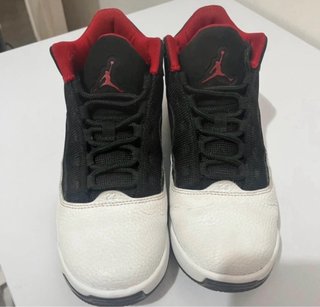 Zapatillas Jordan Negras y Blancas