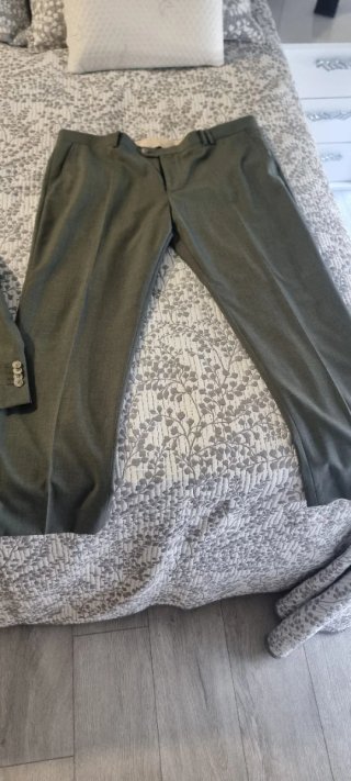 Traje de caballero verde esta nuevo a estrenar