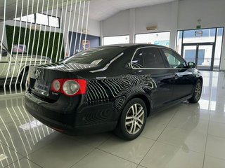 VOLKSWAGEN Jetta 2.0 TDI 140 Advance
