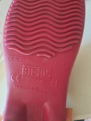 Zuecos Sanitarios Calzuro Classic con Orificios