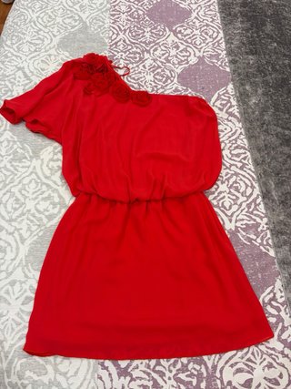 Vestidos varios marca Zara, Fórmula Joven, etc