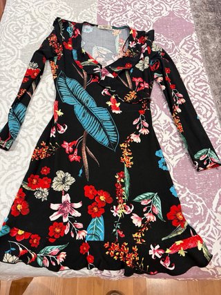 Vestidos varios marca Zara, Fórmula Joven, etc