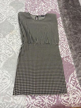 Vestidos varios marca Zara, Fórmula Joven, etc