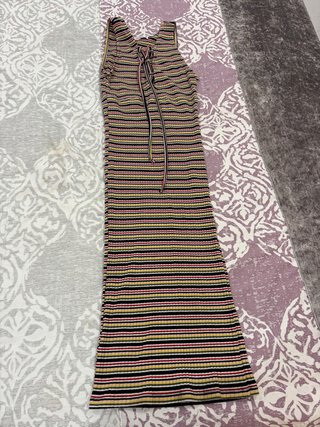Vestidos varios marca Zara, Fórmula Joven, etc