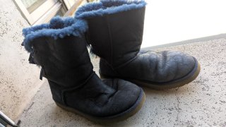 Botas UGG Azul Marino con Lazos