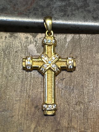 Colgante Cruz Oro con Circonitas