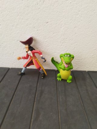 Figuras Capitán Garfio y Cocodrilo