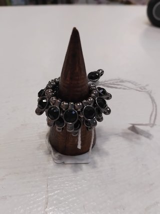 Anillo elástico negro con strass