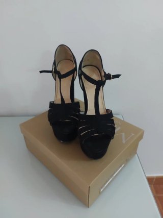 Zapatos de tacón negros