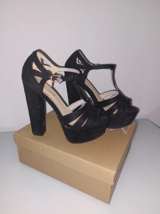 Zapatos de tacón negros