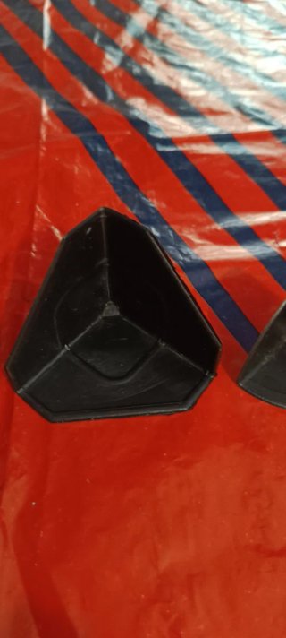 Cantoneras protectoras de plástico negro