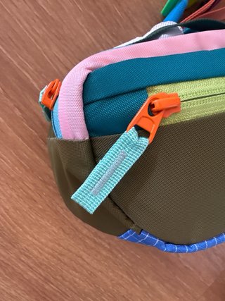 Riñonera multicolor con cremallera