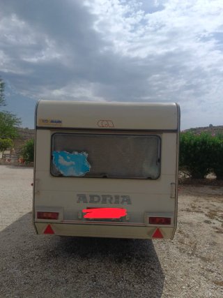 Caravana Adria Optima 450 TK 780kg + avance