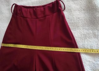 Pantalón ancho burdeos mujer