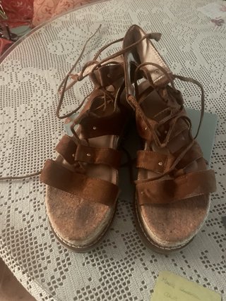 Sandalias cuña marrones cordones talla 40