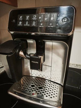 Cafetera Philips LatteGo 3200 Muy cuidada