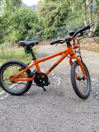 Bicicleta infantil Frog 43. Solo 1 año de uso