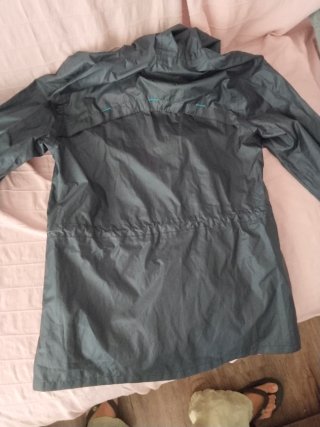 Chaqueta de viento y lluvia de Quechua, Decathlon