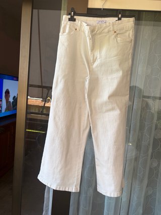 Pantalón beige ancho