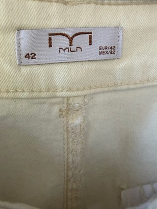Pantalón beige ancho