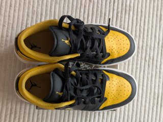 Nike Air Jordan 1 Low Amarillo Negro como nuevas