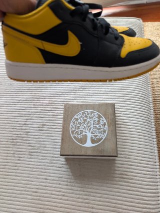 Nike Air Jordan 1 Low Amarillo Negro como nuevas