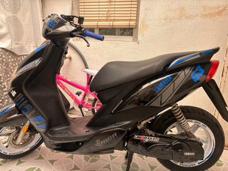Yamaha Jog RR Negra y Azul