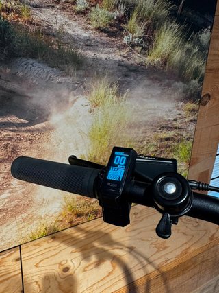 Triciclo Eléctrico Carga Monty Rocket XC