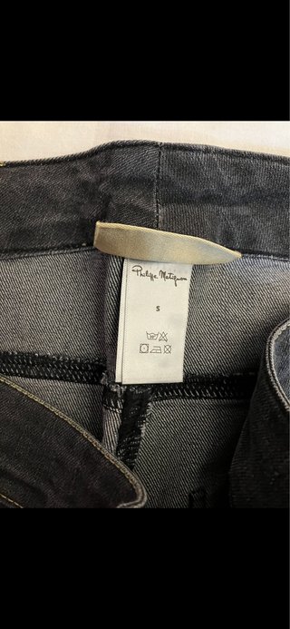 Pantalón tejano mujer negro con detalles plateados