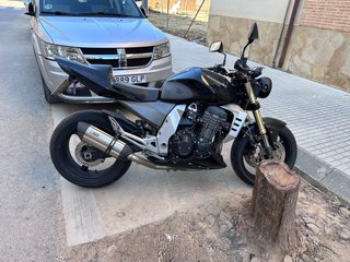Kawasaki Z1000 Naked Negra 2004