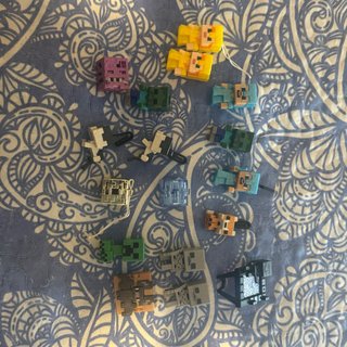 Figuras Minecraft Kinder