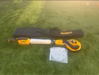 Lijadora DeWalt DCE800NB con maletín