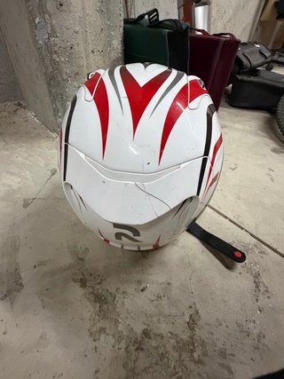 Casco de moto HJC blanco y negro