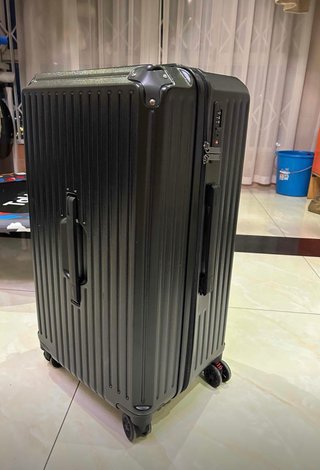 Maleta de viaje negra