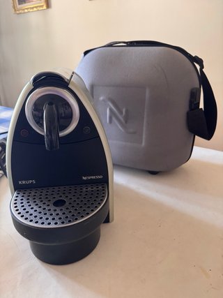 CAFETERA KRUPS Essenza Nespresso