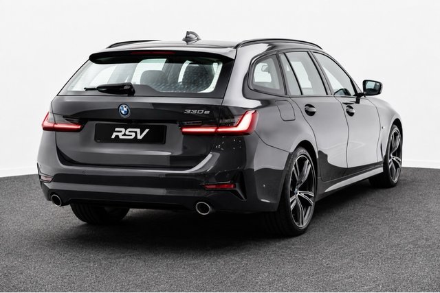 BMW 330e 2022