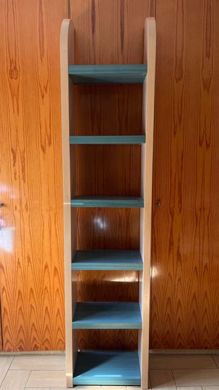 Set di scrivania e scaffali in legno
