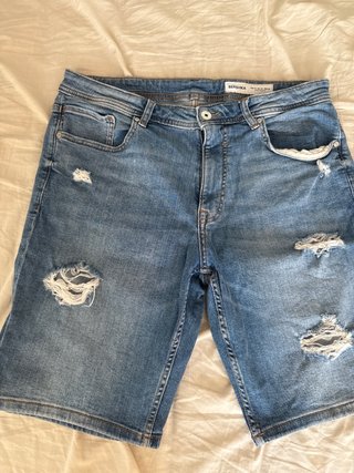 Bershka Vaqueros Cortos Desgastados