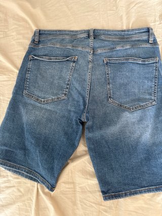 Bershka Vaqueros Cortos Desgastados