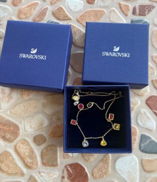 Collar Swarovski con piedras de colores