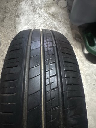 Neumático 205/60 R15